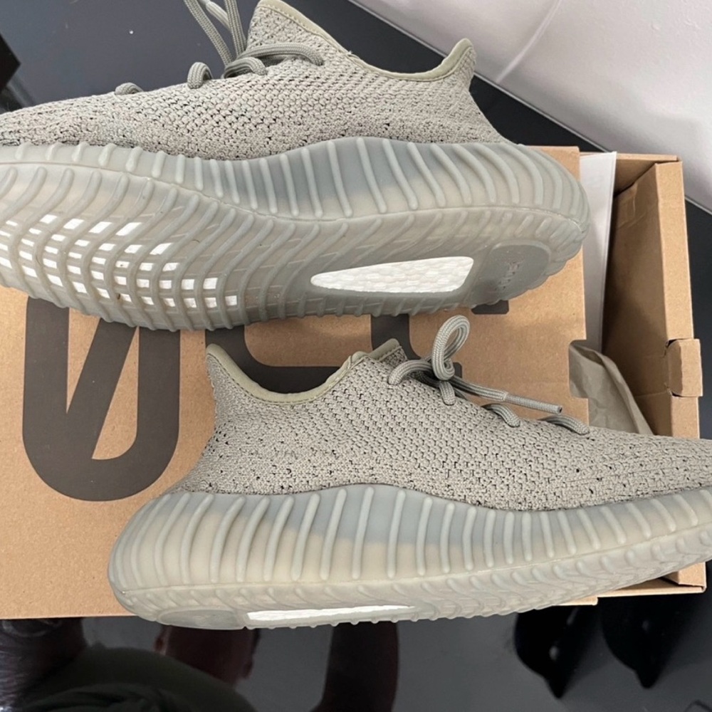 Authentic adidas Yeezy Boost 350 V2 Granite - 7.5 - Picture 7 of 8